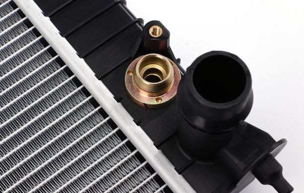 Радиатор охлаждения Audi A4/A6 3.0/3.2 00-09 53190NRF фото