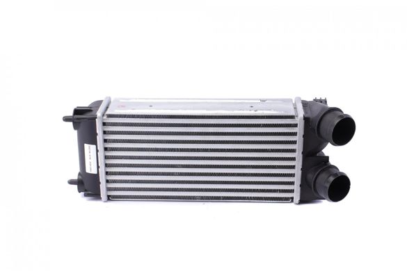 Радиатор интеркулера Citroen Berlingo / Peugeot Partner 1.6HDi 04- 30190NRF фото
