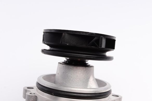 Водяной насос BMW 3 (E36 / E46) / 5 (E34 / E39 / E60), M50 / M52 / M54 538009210INA фото